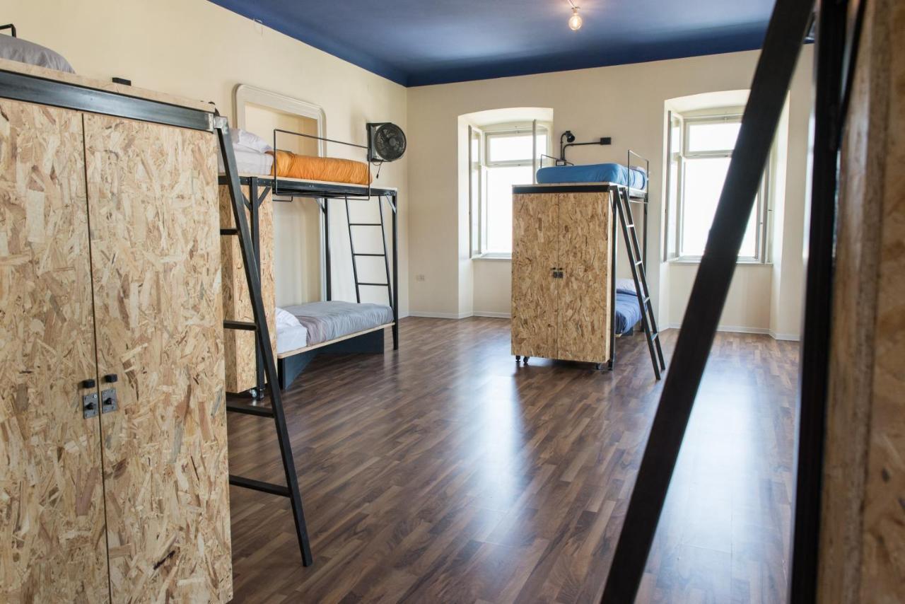 Bett im gemischten Schlafsaal mit 10 Betten